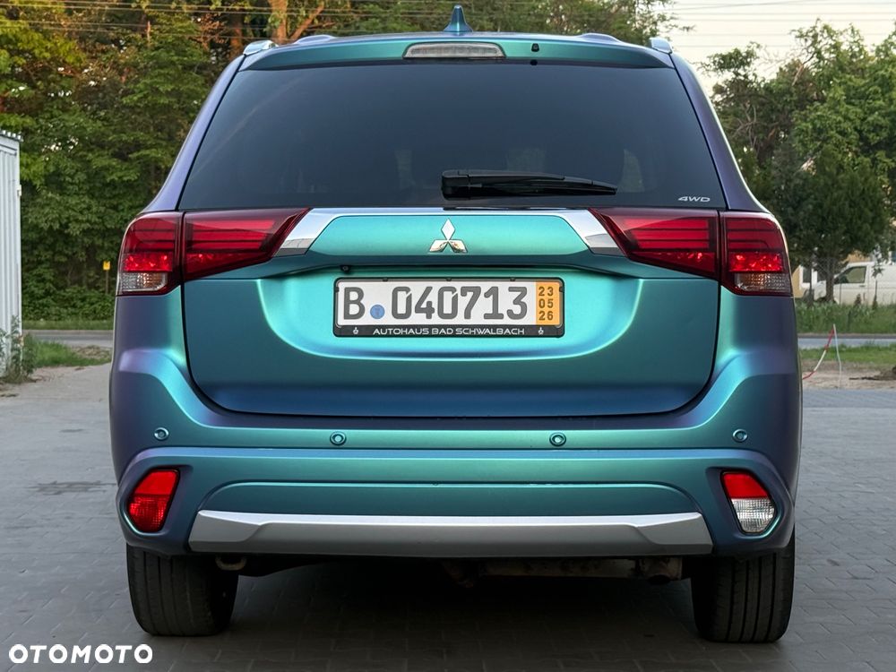 Mitsubishi Outlander 2.0 4WD Top - 2