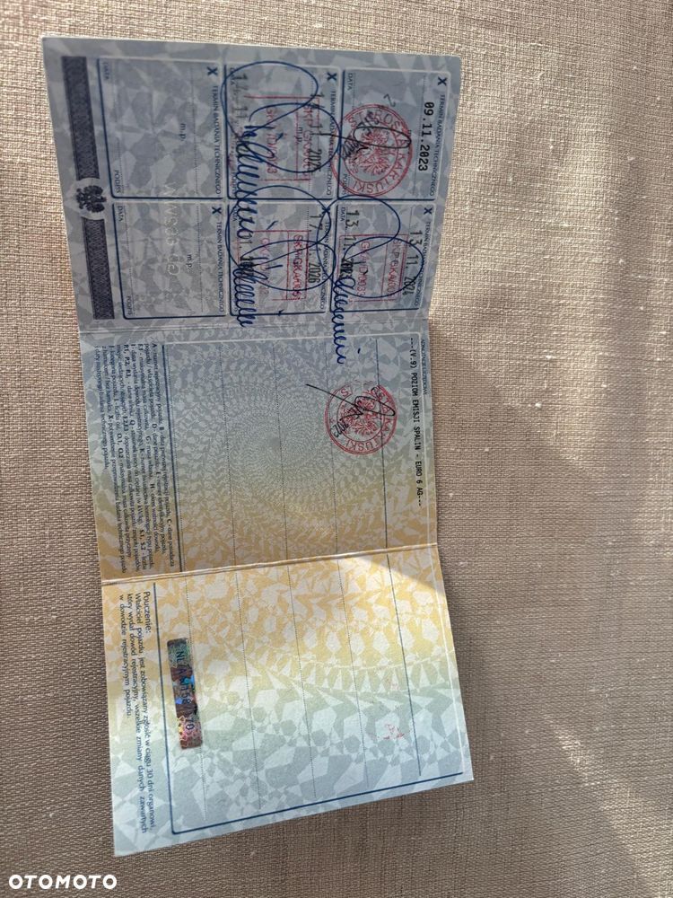 Mercedes-Benz GLA 180 7G-DCT - 18