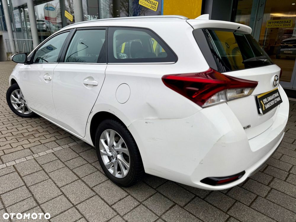 Toyota Auris 1.6 D-4D Design Edition - 5