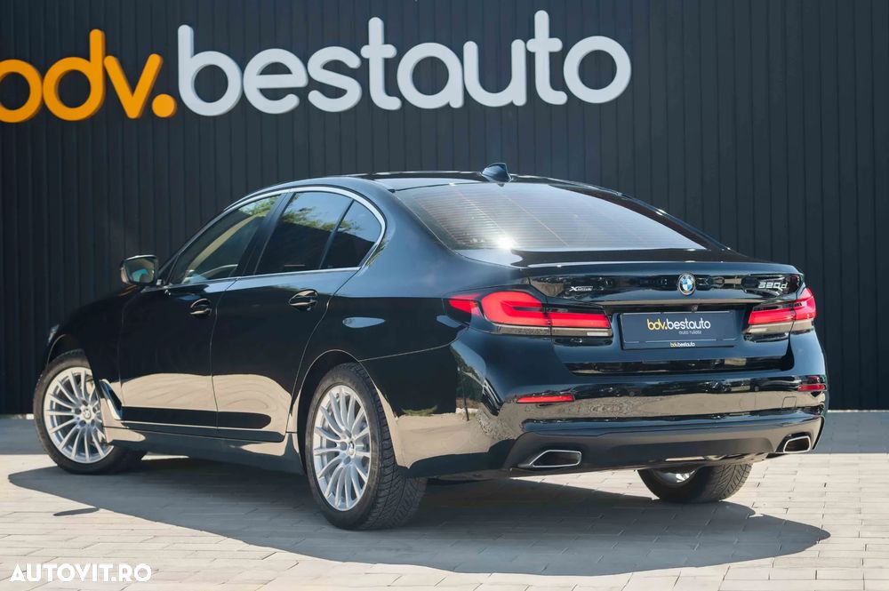 BMW Seria 5 520d xDrive Aut. Luxury Line - 7