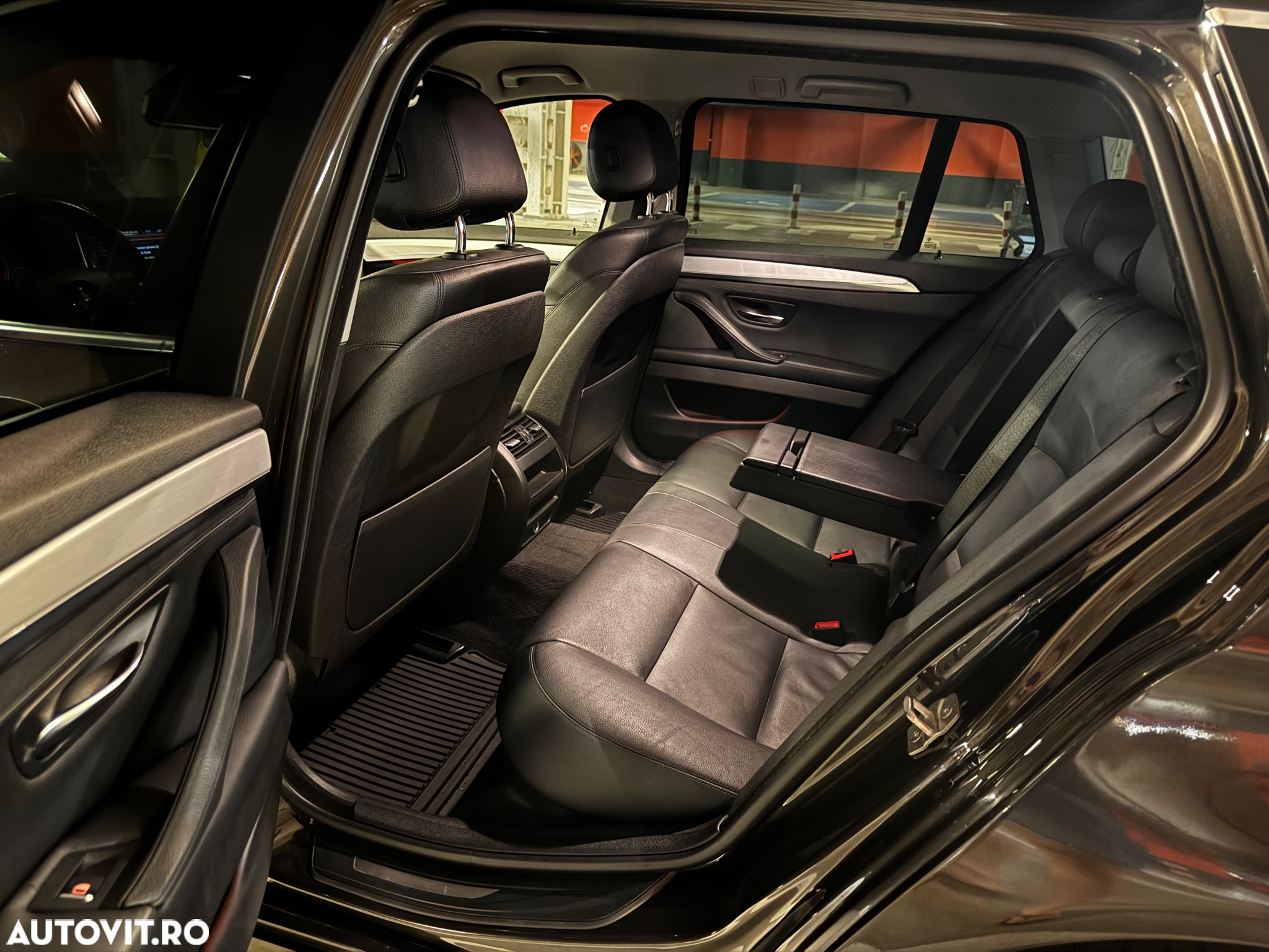 BMW Seria 5 525d xDrive AT - 33