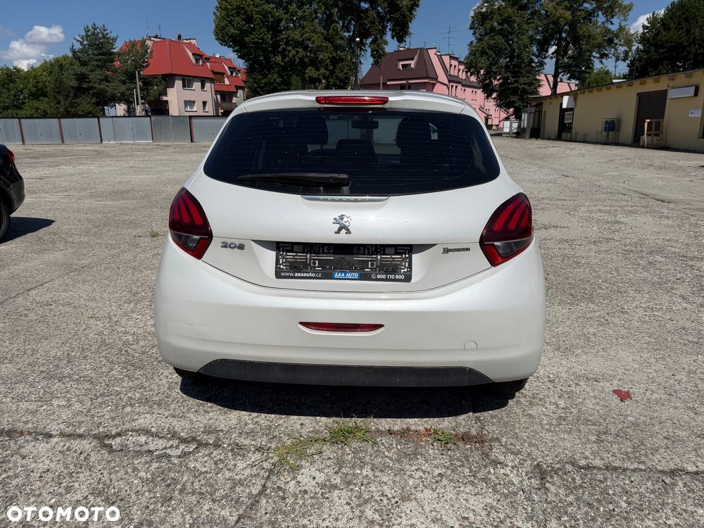 Peugeot 208 - 6
