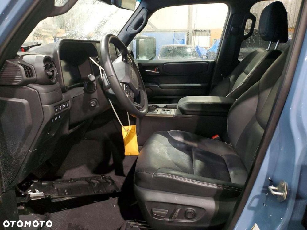 Toyota Land Cruiser - 11