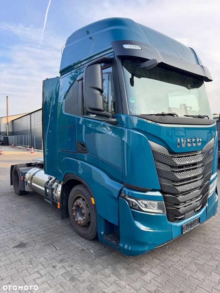 Kompletna kabina Iveco S-Way + stopnice, owiewki i kompletny zderzak - 3