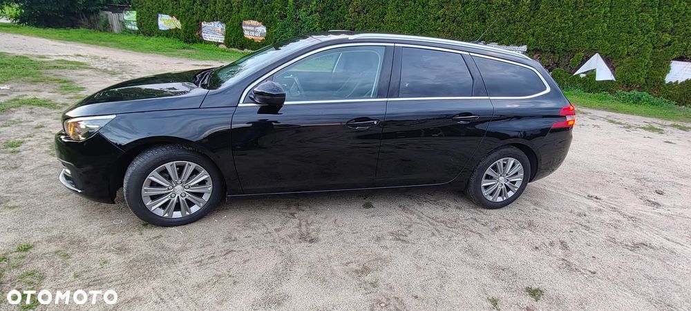 Peugeot 308 1.2 PureTech GPF Allure S&S - 11