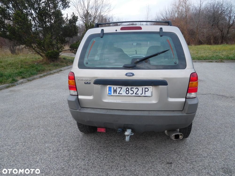 Ford Escape 2.0 XLS - 12