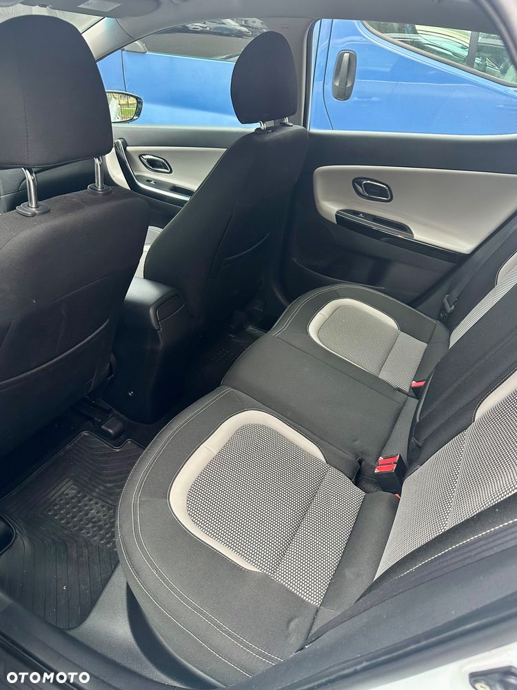 Kia Ceed 1.6 GDI XL - 8