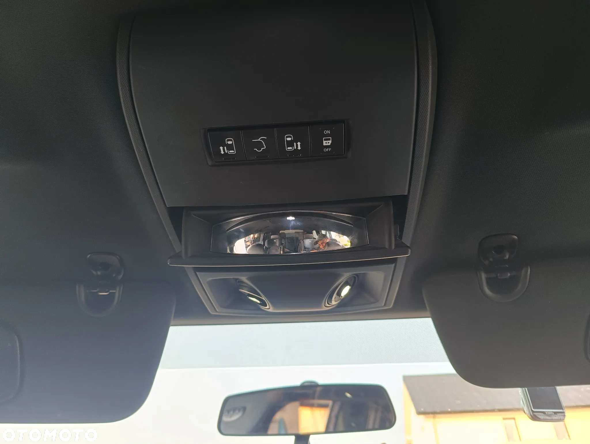 Dodge Grand Caravan - 13