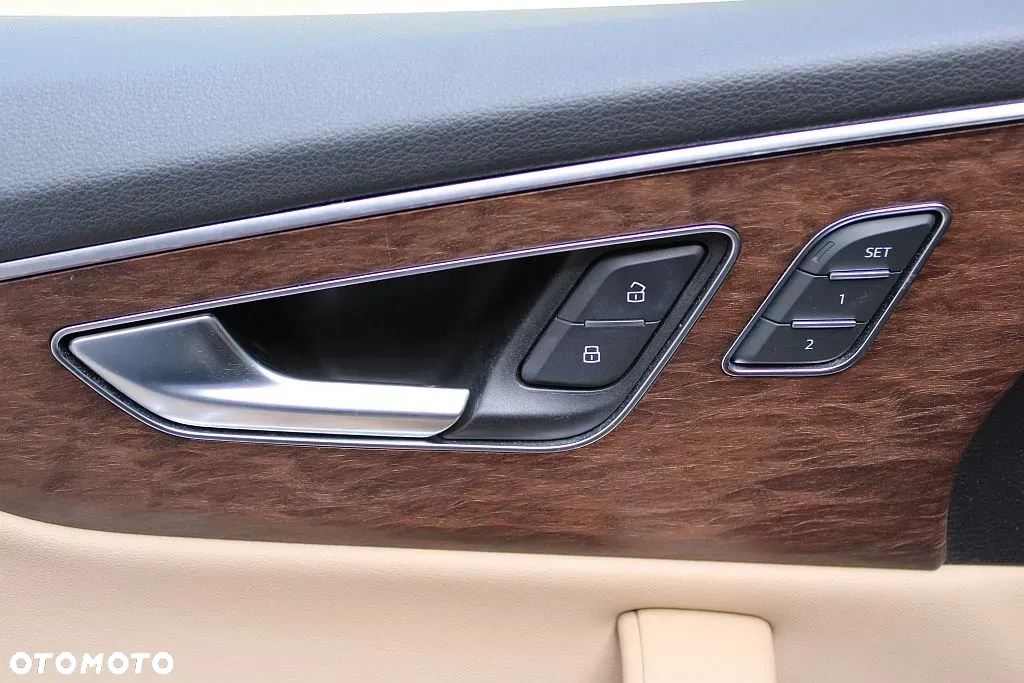 Audi Q8 55 TFSI quattro tiptronic - 32