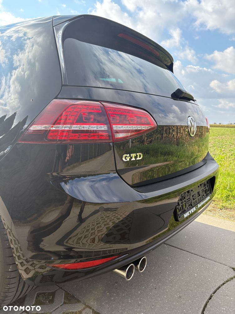 Volkswagen Golf - 30