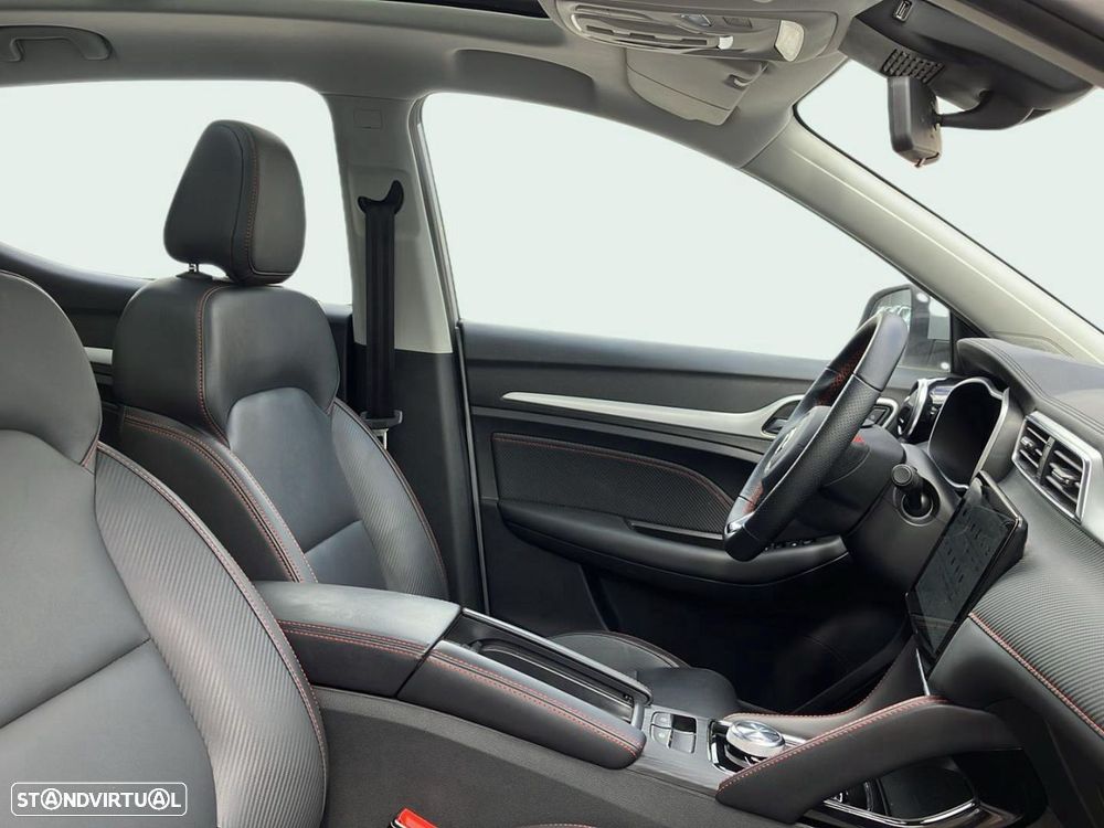 MG ZS EV 72.6 kWh Luxury OBC 11 kW - 16