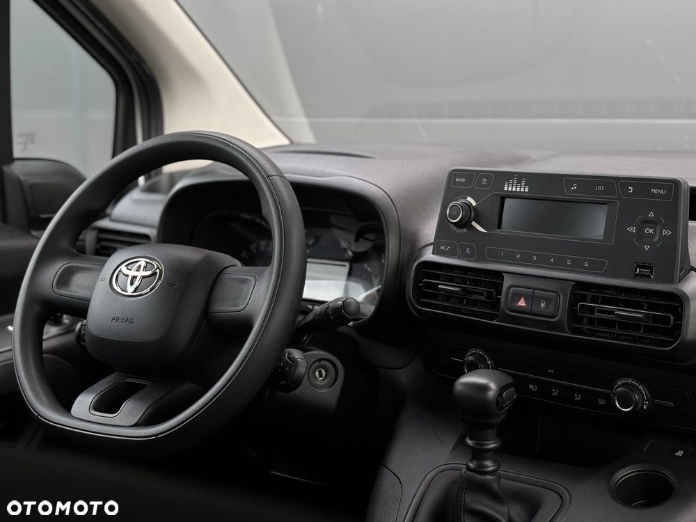 Toyota Proace City Verso 1.2 D-4T Business - 26