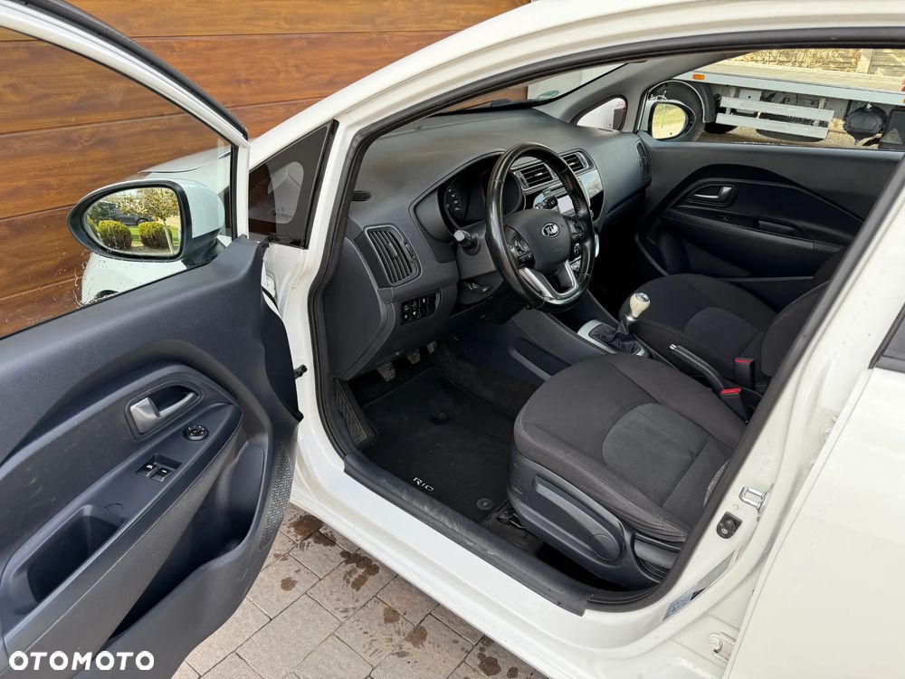 Kia Rio - 13