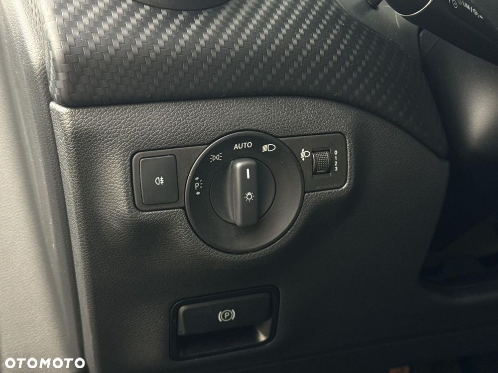 Mercedes-Benz GLA - 29