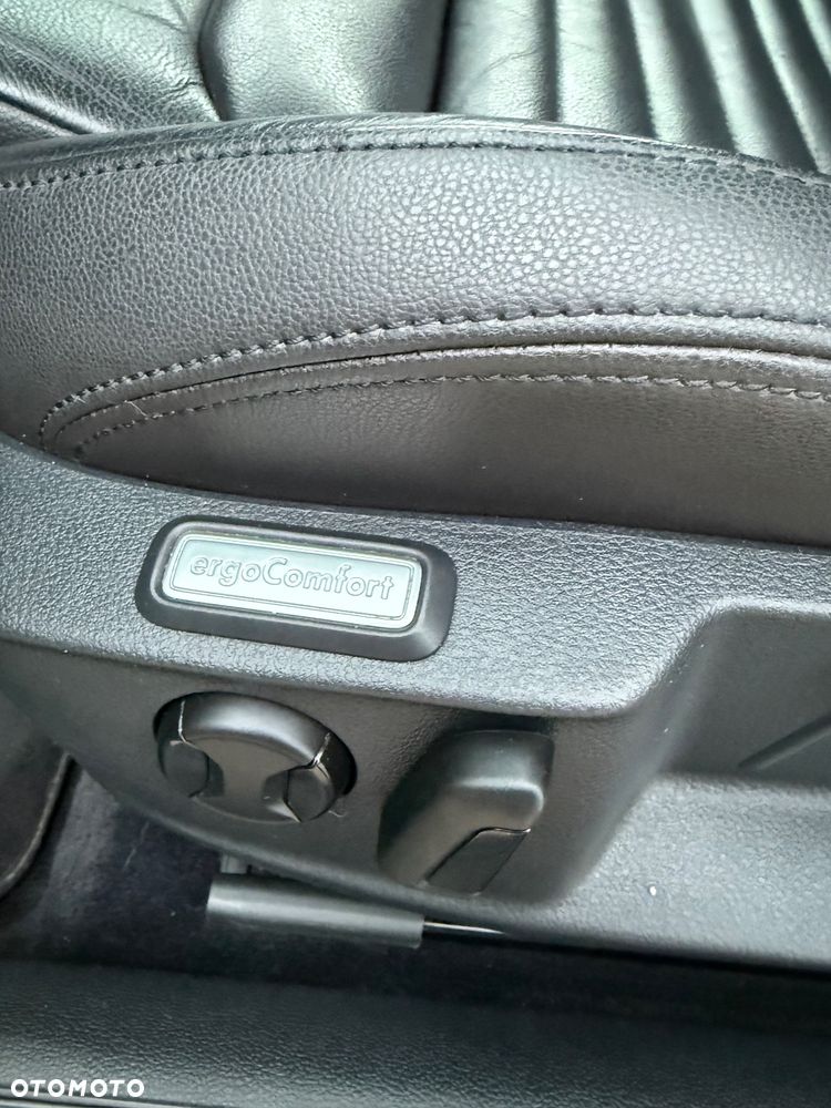 Volkswagen Passat 2.0 TDI (BlueMotion Technology) Highline - 27