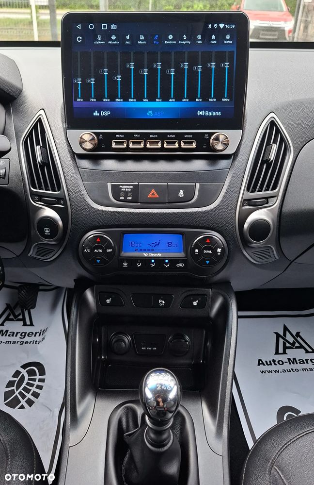 Hyundai ix35 1.6 2WD Fifa World Cup Edition - 24