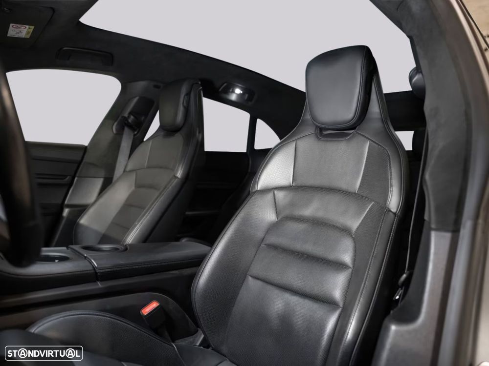 Porsche Taycan Sport Turismo - 20