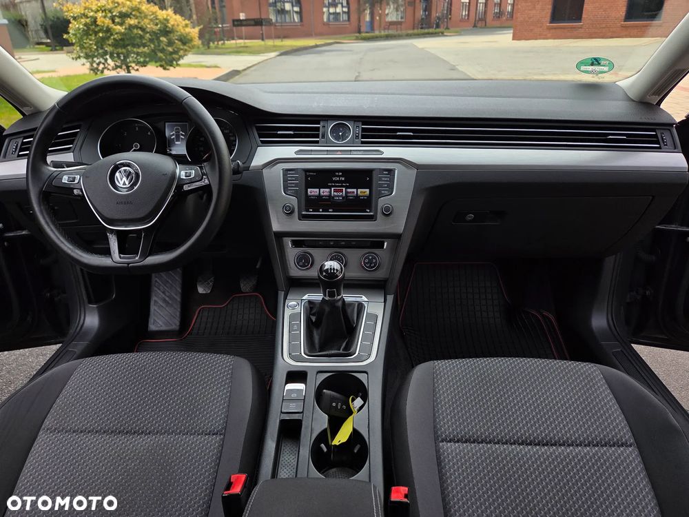 Volkswagen Passat 2.0 TDI (BlueMotion Technology) Trendline - 26