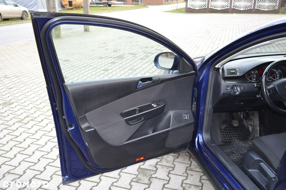 Volkswagen Passat - 35