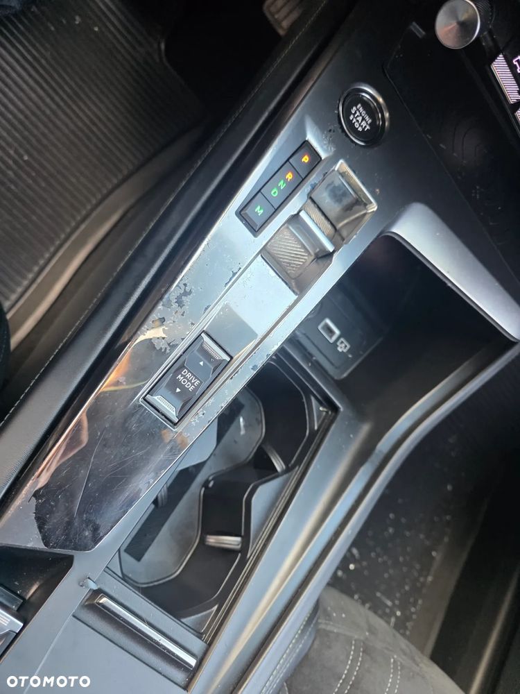 Peugeot 308 1.2 PureTech GT S&S EAT8 - 19