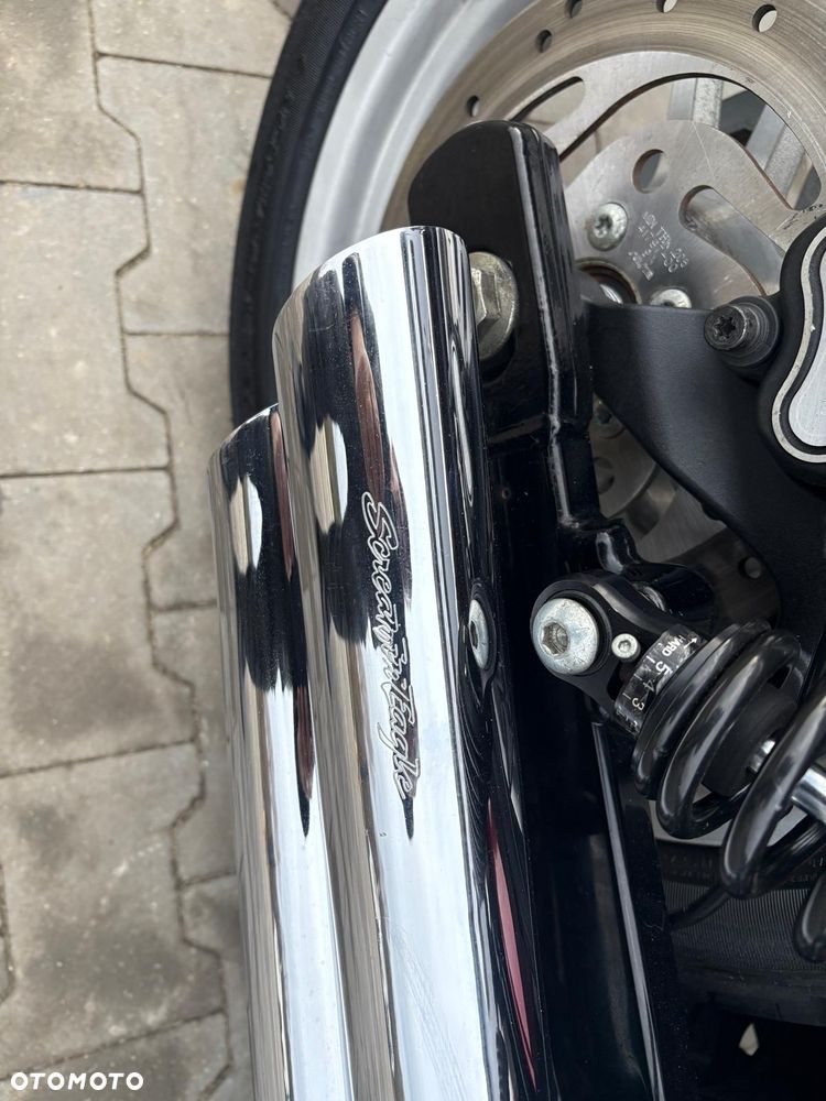 Harley-Davidson Dyna Super Glide - 14