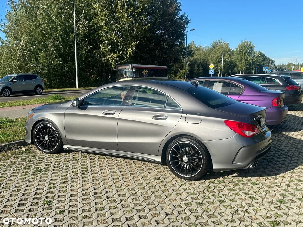 Mercedes-Benz CLA 250 4Matic 7G-DCT AMG Line - 3