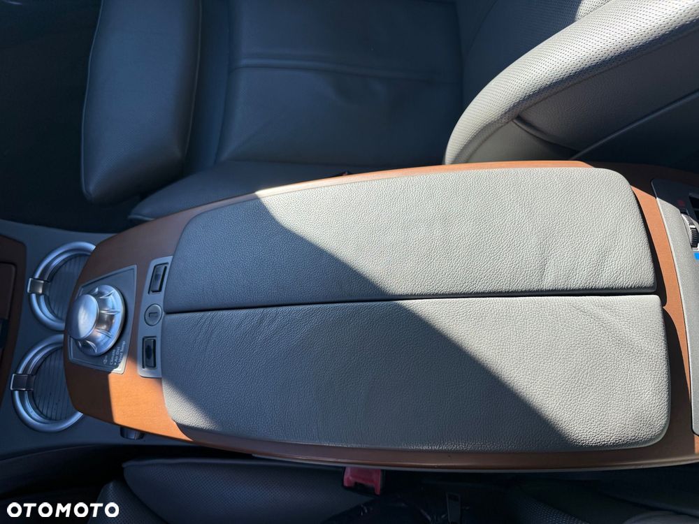 BMW Seria 7 745i L - 14