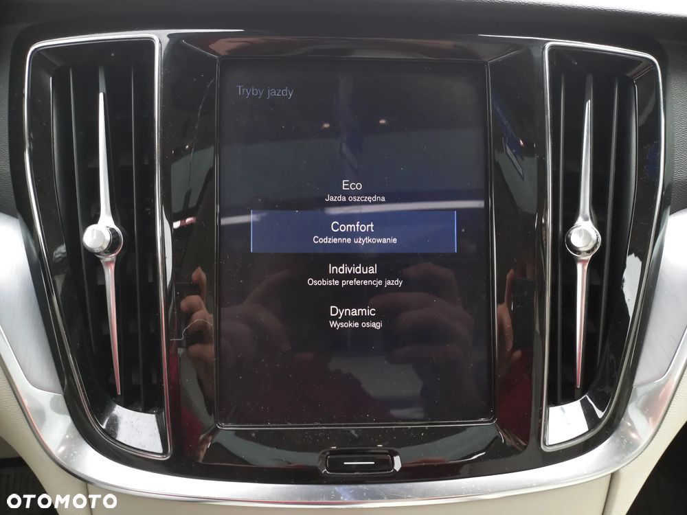 Volvo S60 T5 Momentum Pro - 25