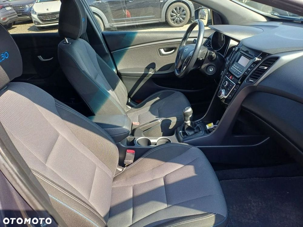 Hyundai i30 blue Kombi 1.6 GDi Passion - 11