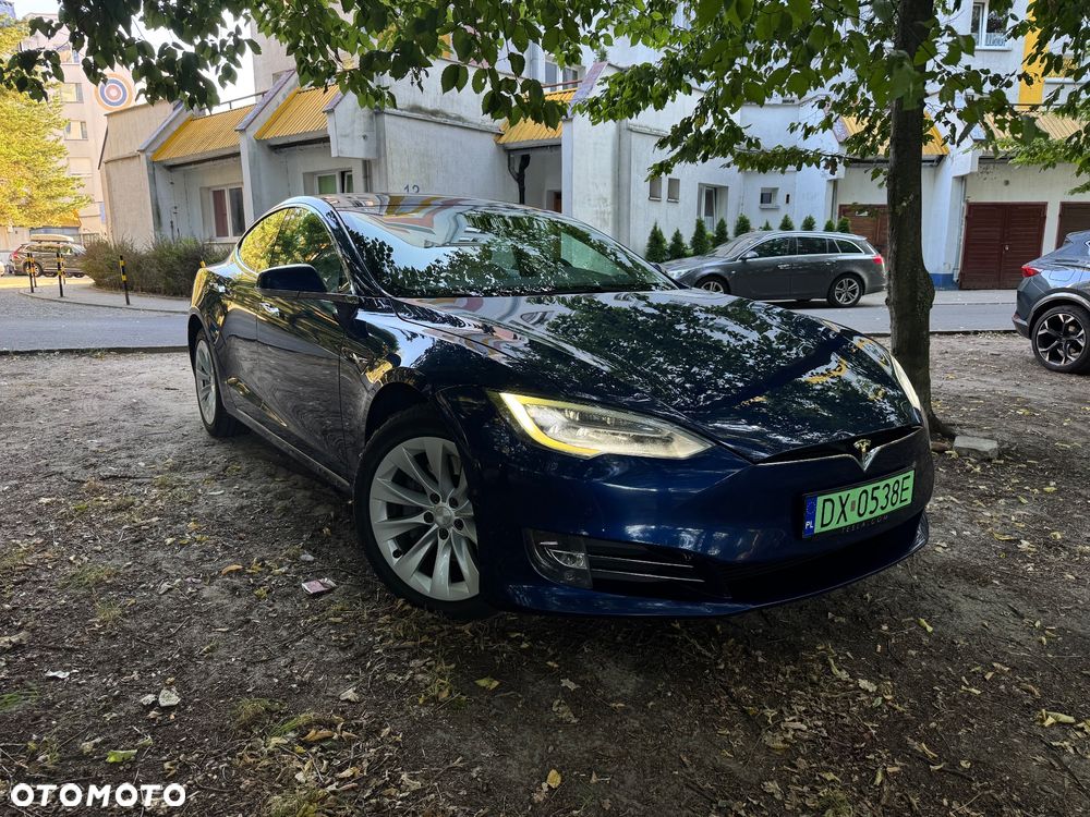 Tesla Model S - 6
