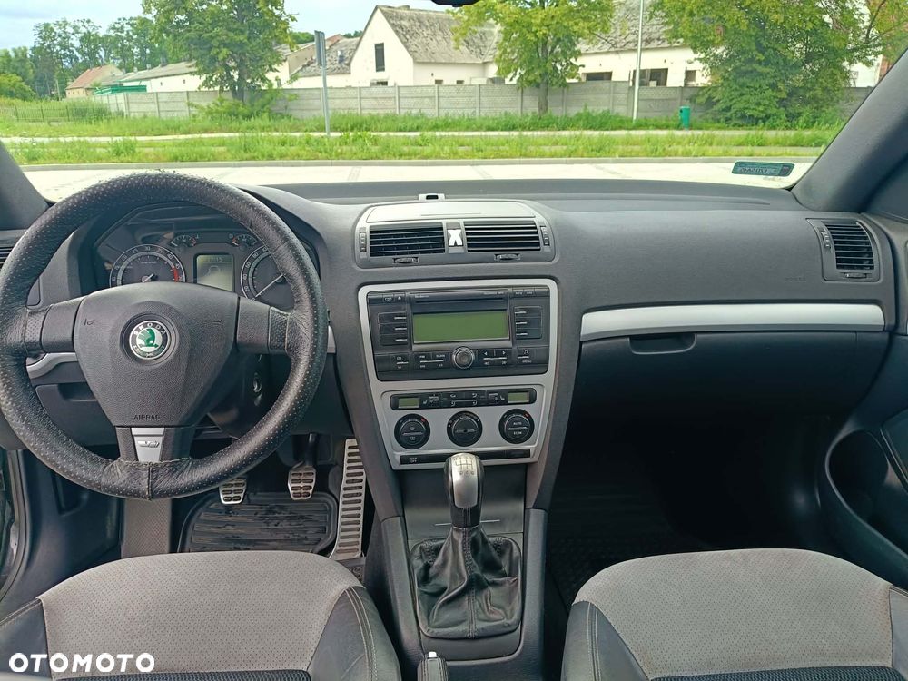 Skoda Octavia 2.0 TDI DPF RS - 10