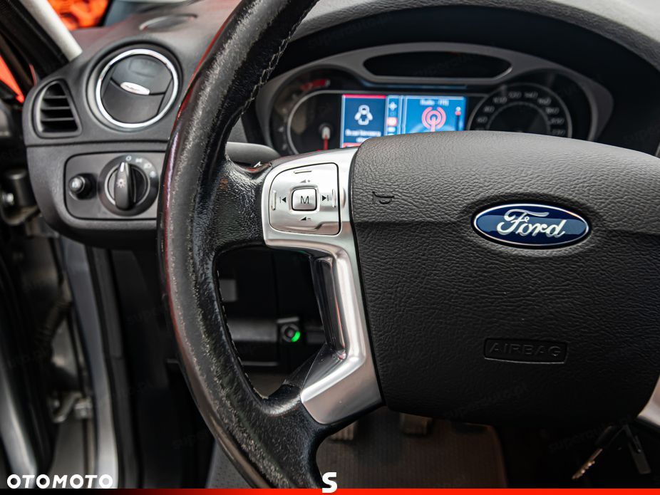 Ford S-Max - 16