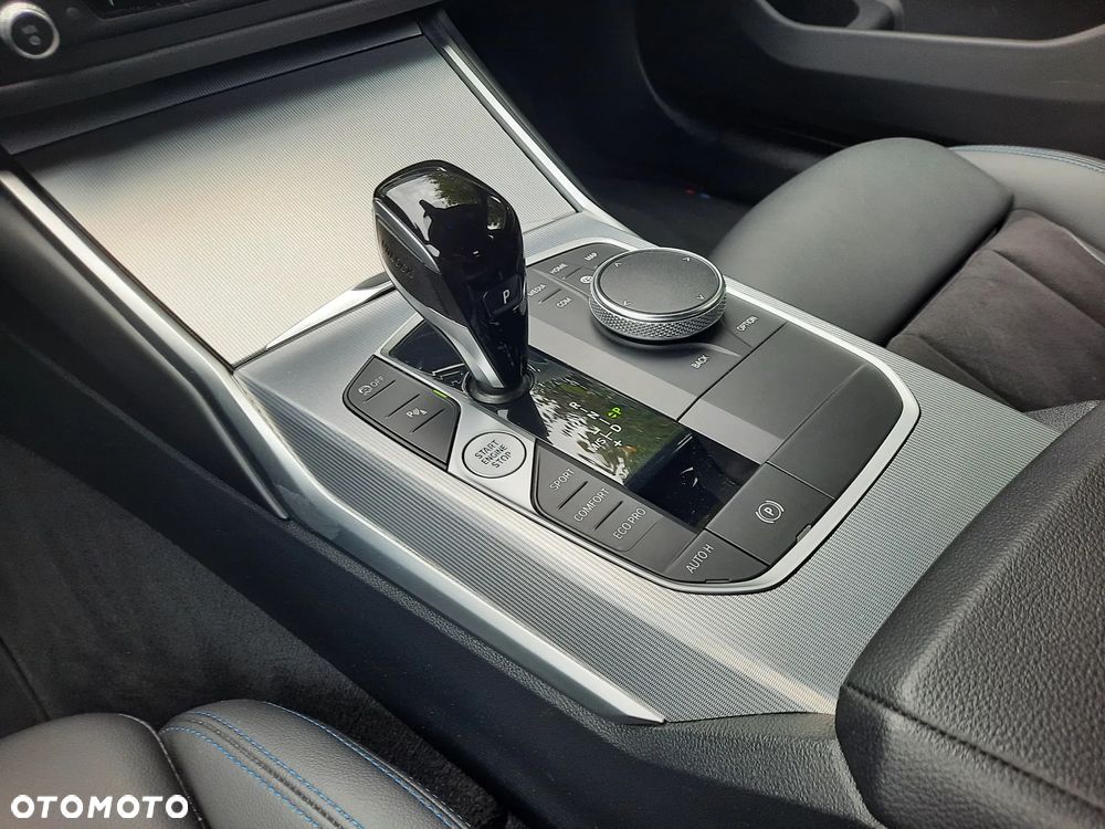 BMW Seria 3 320d xDrive M Sport sport - 18