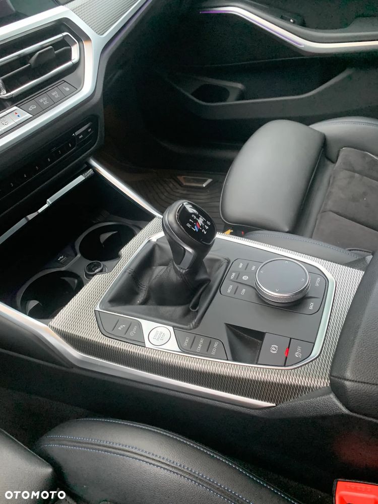 BMW Seria 3 318i M Sport - 4