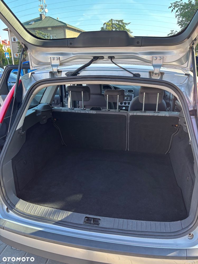 Ford Focus 1.6 16V Ambiente - 6