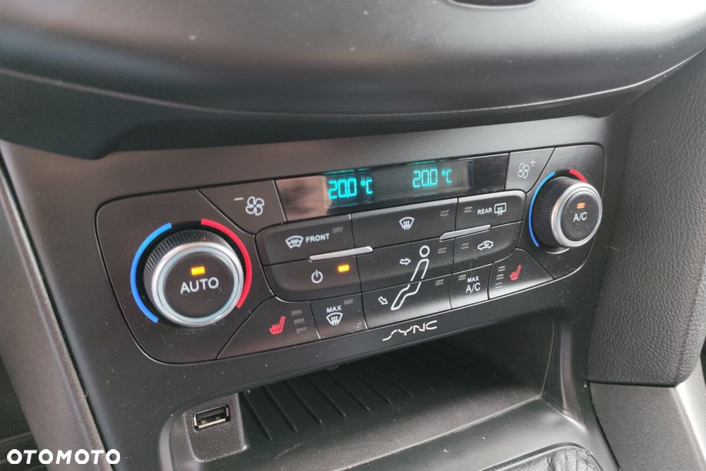 Ford Focus 1.0 EcoBoost Titanium - 13
