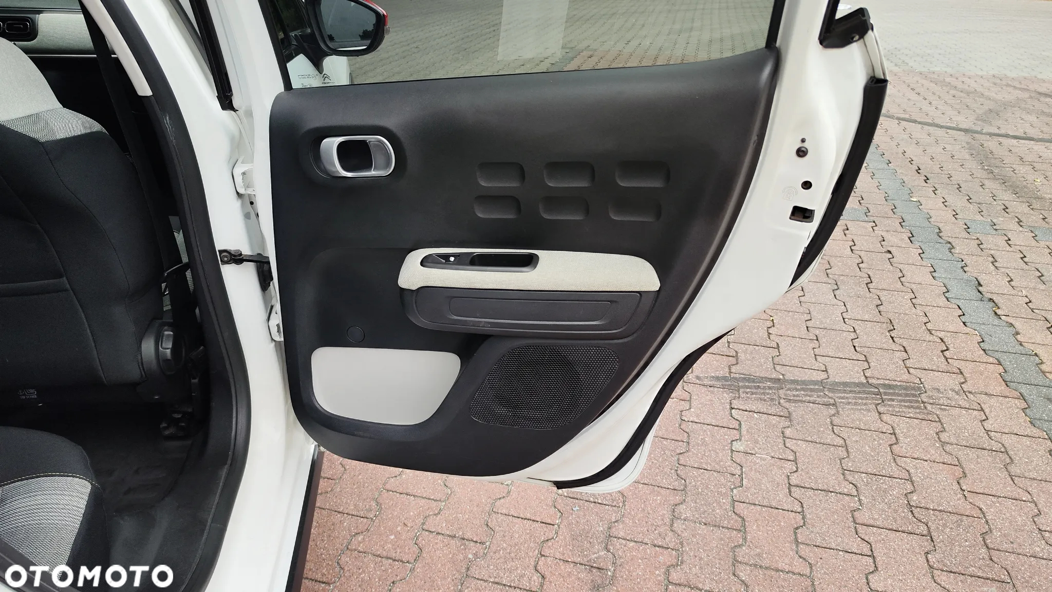 Citroën C3 1.2 PureTech Exclusive - 23