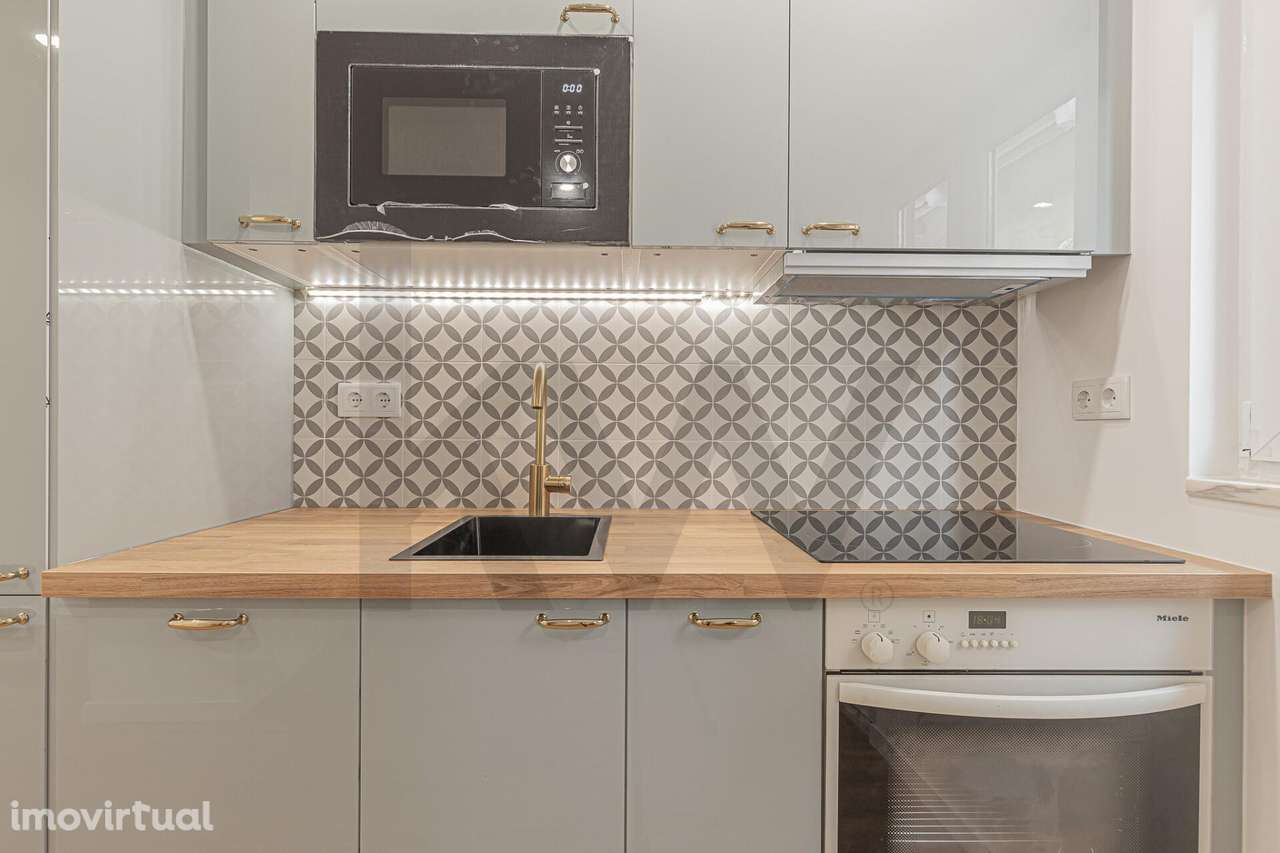 T1 Rua Maria Pia (Pátio) - Grande imagem: 3/18