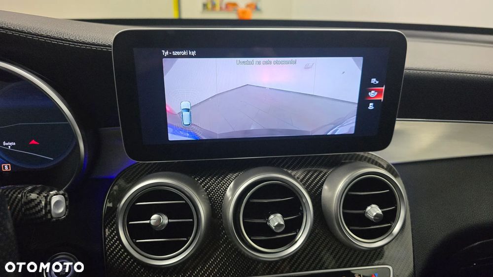 Mercedes-Benz GLC 220 d 4Matic 9G-TRONIC AMG Line Plus - 28