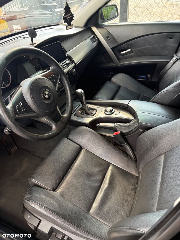 BMW Seria 5 525i - 11