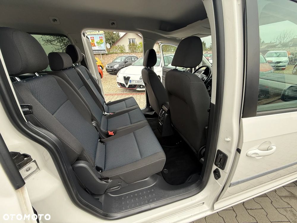 Volkswagen Caddy Maxi 2.0 TDI Highline DSG - 24