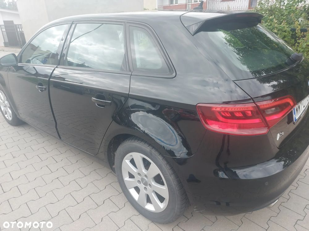 Audi A3 Sportback - 2