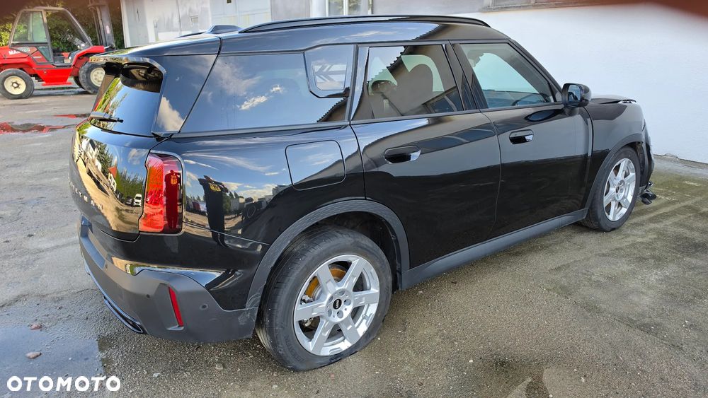 MINI Countryman E Classic Trim - 5