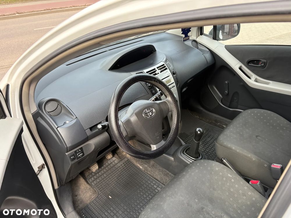 Toyota Yaris - 6