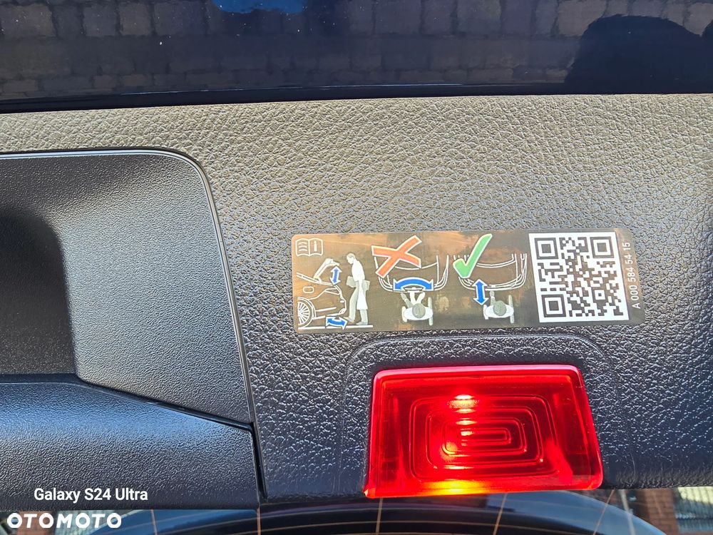 Mercedes-Benz GLA 200 d 8G-DCT AMG Line - 37