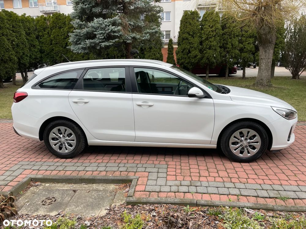 Hyundai i30 1.0 T-GDI Family - 10