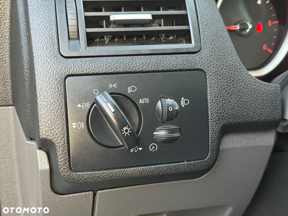 Ford Kuga - 19
