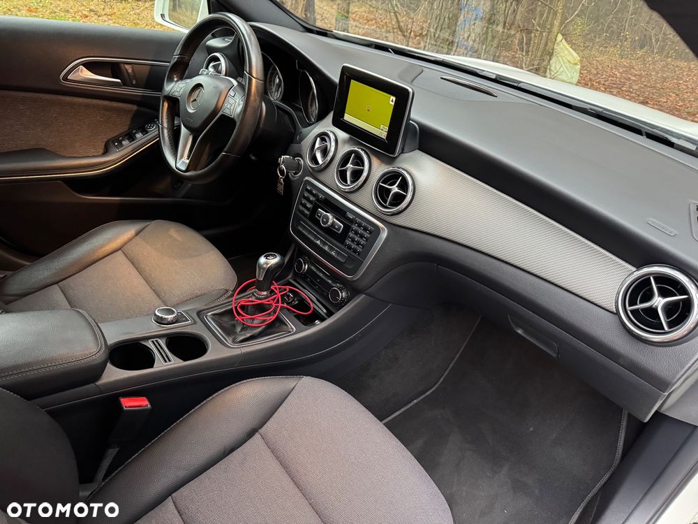 Mercedes-Benz GLA - 10