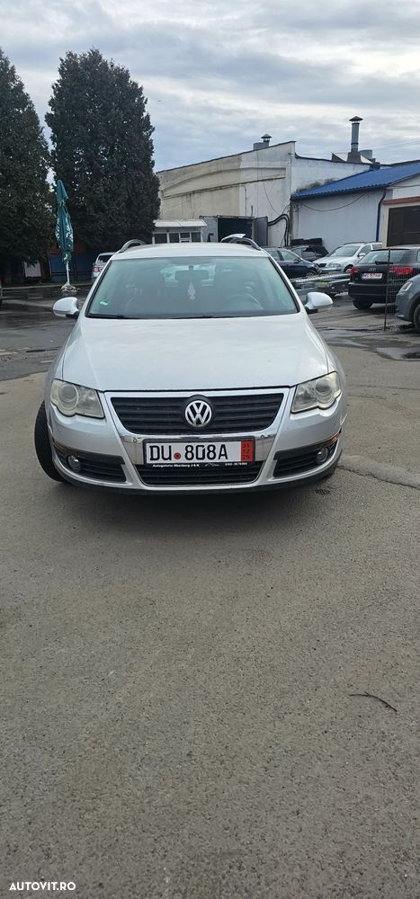 Volkswagen Passat 2.0 TDI DPF DSG Individual Chrom - 2