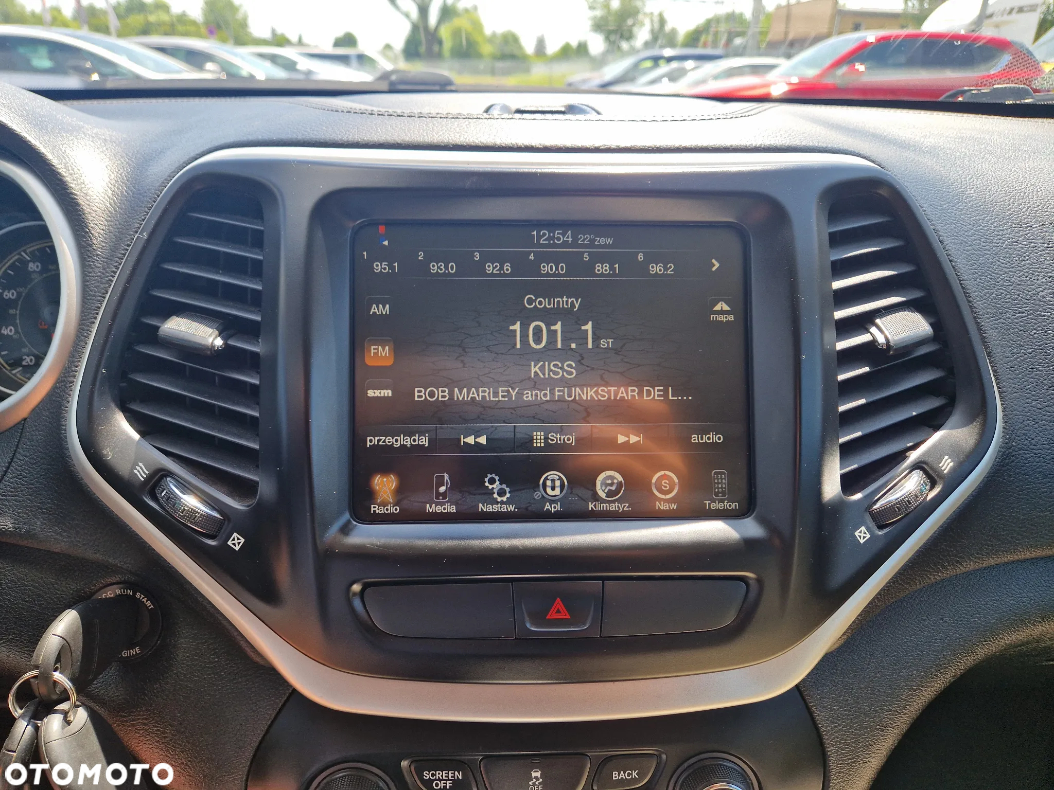 Jeep Cherokee - 16